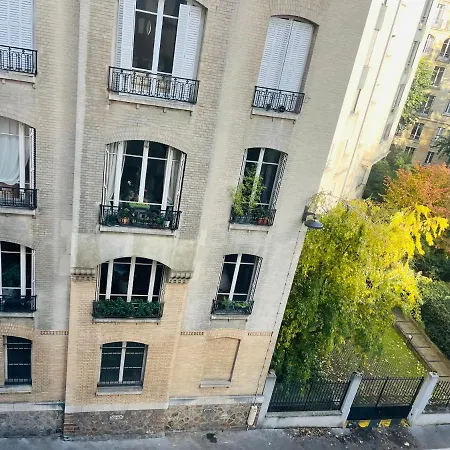 Dream Dwell Paris-eiffel Tower Mirabeau Bridge Cozy In The 16th District *