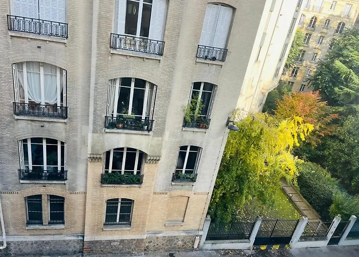 Dream Dwell Paris-eiffel Tower Mirabeau Bridge Cozy In The 16th District *