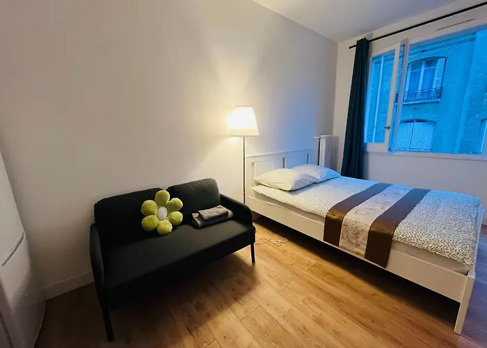 Dream Dwell Paris-eiffel Tower Mirabeau Bridge Cozy In The 16th District *